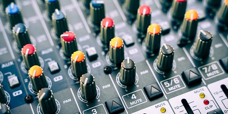 COME PRESENTARSI ALLE ETICHETTE DISCOGRAFICHE