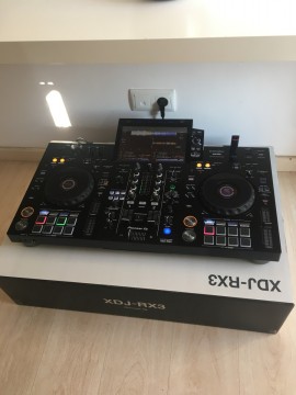 FOTO Pioneer XDJ-RX3 DJ System / Pioneer XDJ-XZ DJ System / Pioneer OPUS-QUAD  / Pioneer DJ DDJ-FLX10